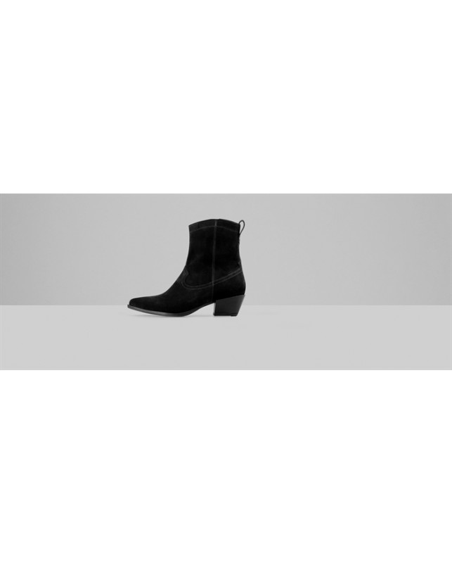 VAGABOND-EMILY-BLACK