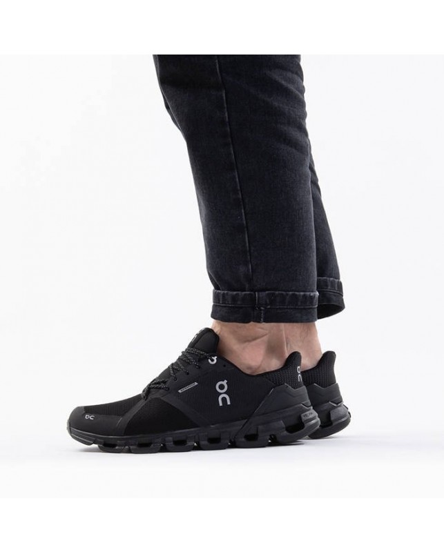 ONCLOUDCLOUDFLYERWATERPROOFBLACKLUNAR-02